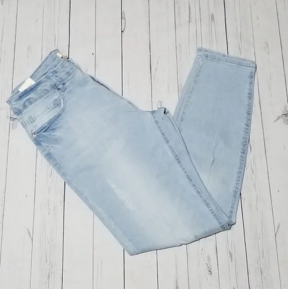 FOREVER 21 Mid Rise Light Denim Skinny Jeans - Picture 3 of 8